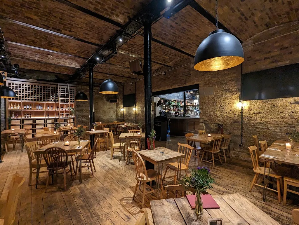 The Farrier Pub, Restaurant & Wine Store