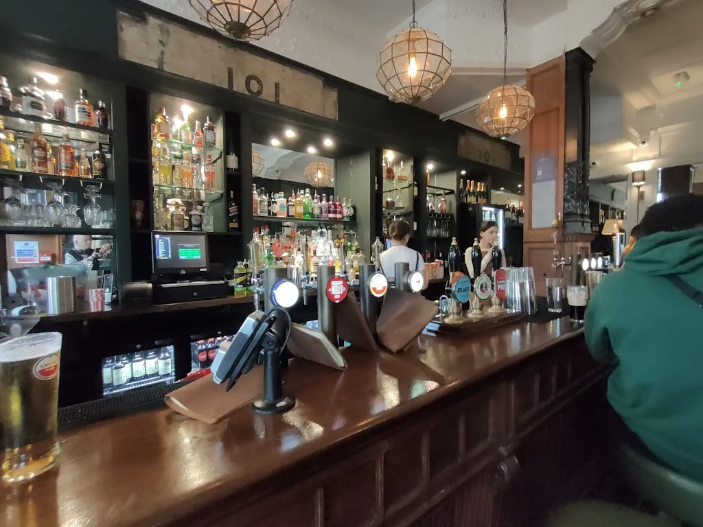 The Junction Tavern
