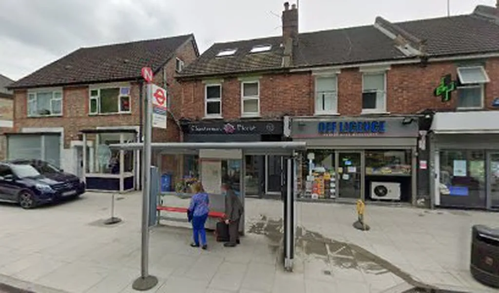The Kenley Hotel / Kenley Station (Stop N)