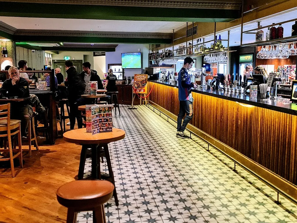 The London & South Western - JD Wetherspoon