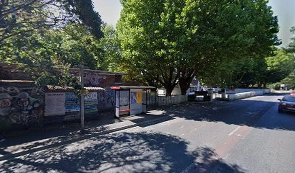 The Ravensbury (Stop L)
