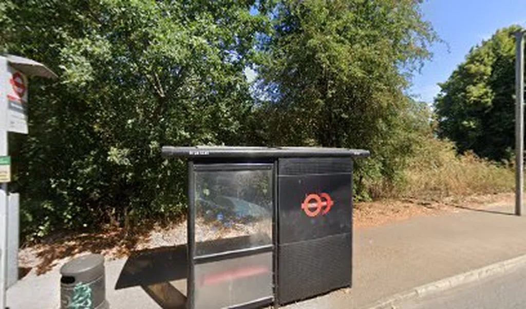 The Ravensbury (Stop Q)