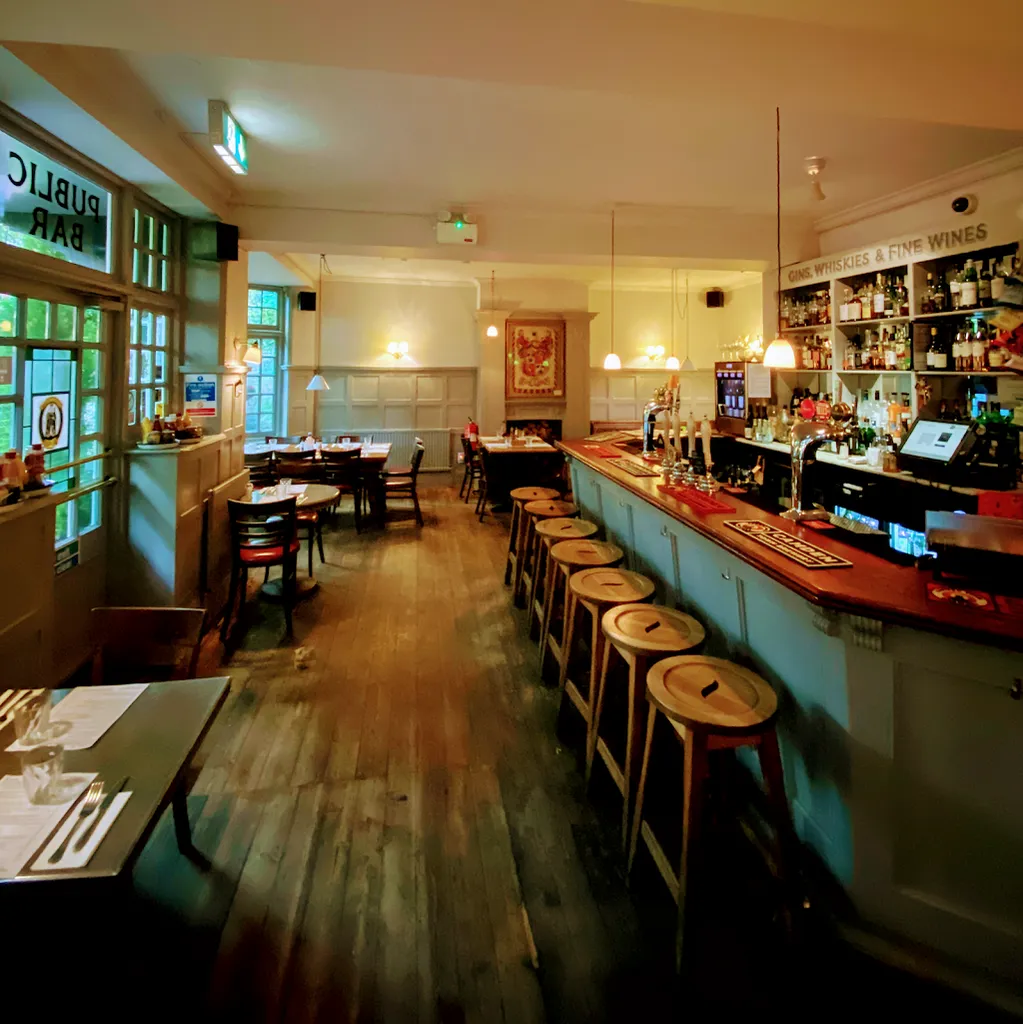 The Red Lion & Sun
