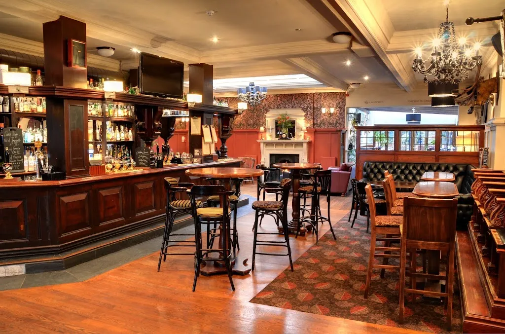 The Salutation & Thai Restaurant