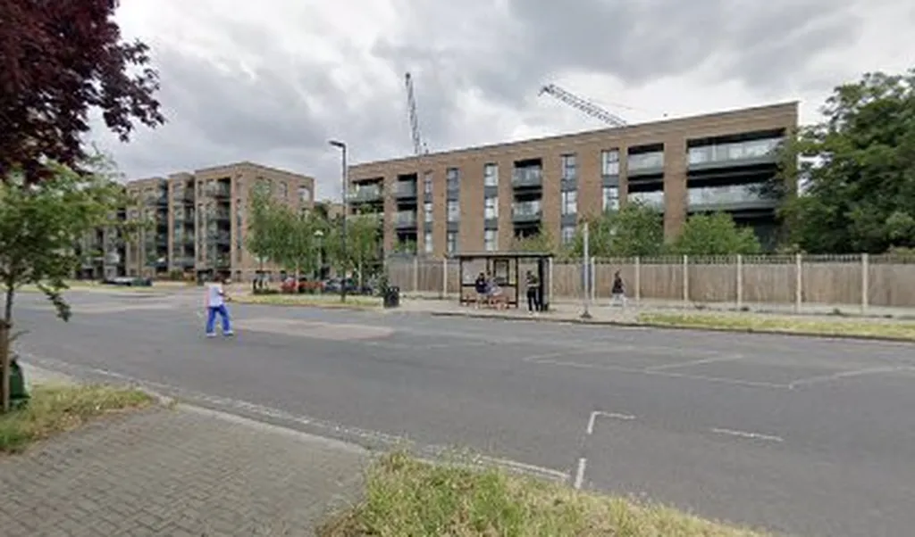 Thorncliffe Road (Stop K)