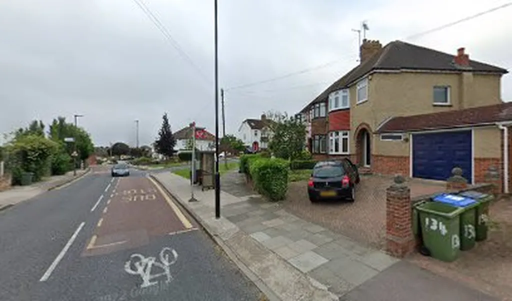 Thornhill Avenue
