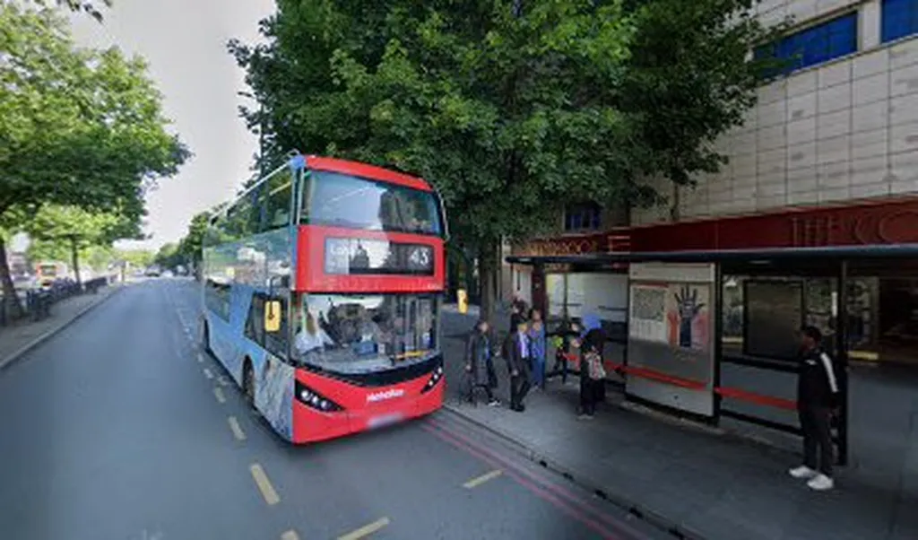 Tollington Road (Stop S)