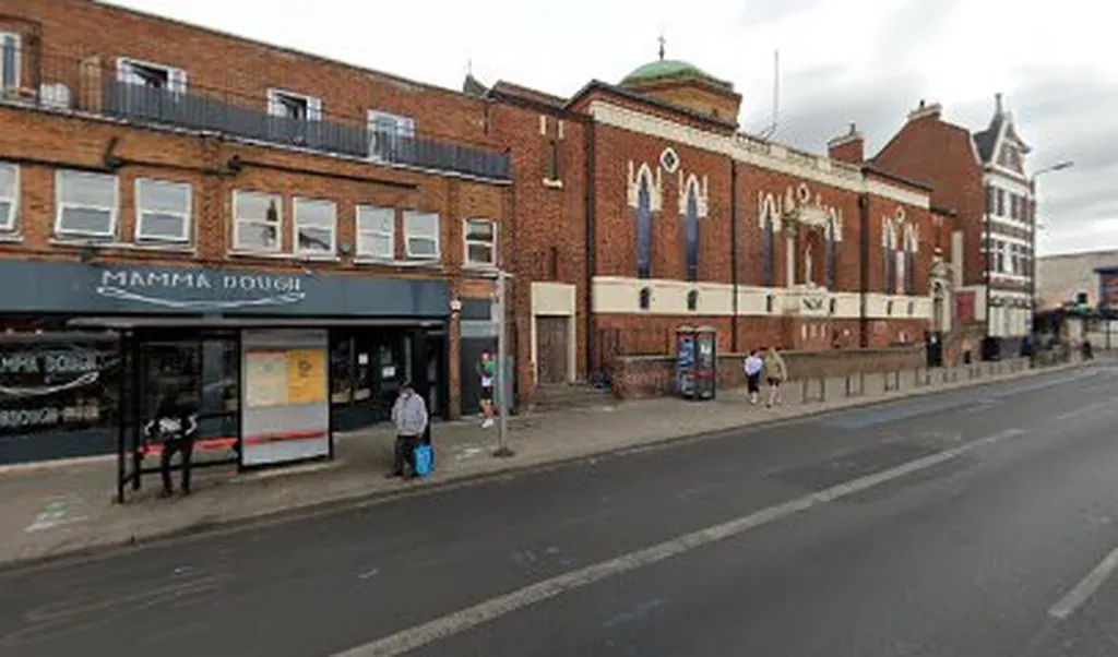 Tooting Bec Station (Stop G)