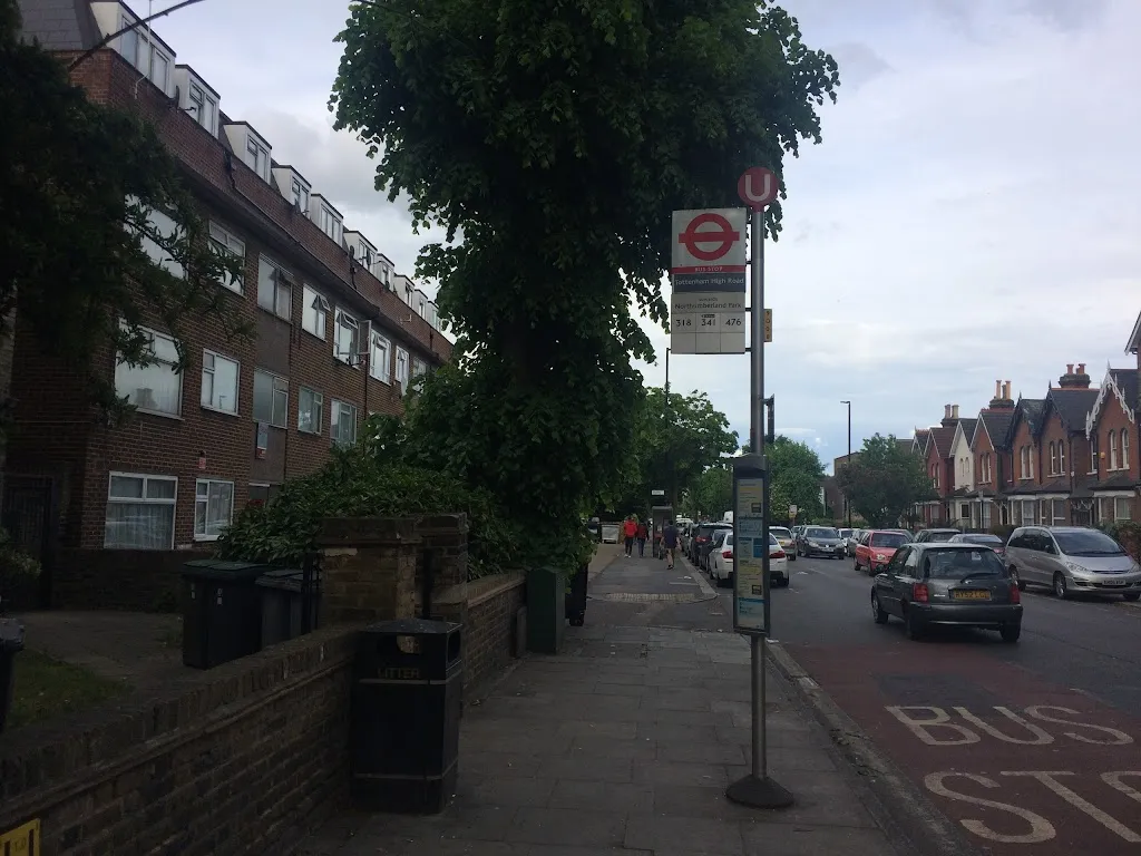 Tottenham High Road (Stop U)