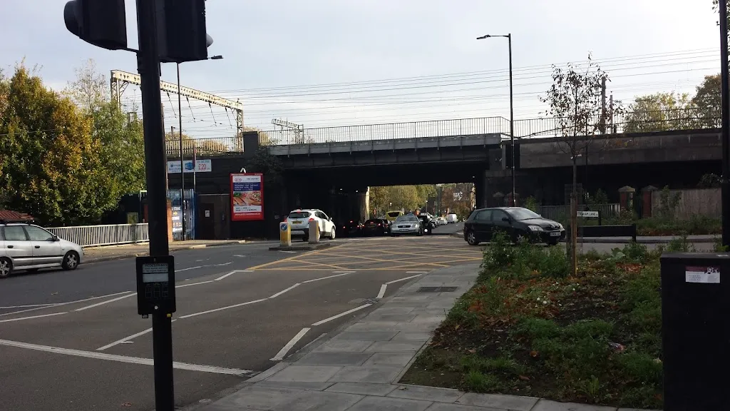 Tottenham Lane (Stop J)