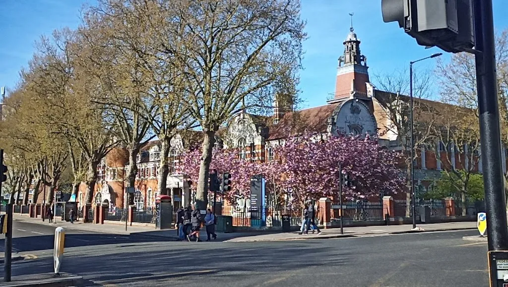 UEL Stratford Campus (Stop ML)