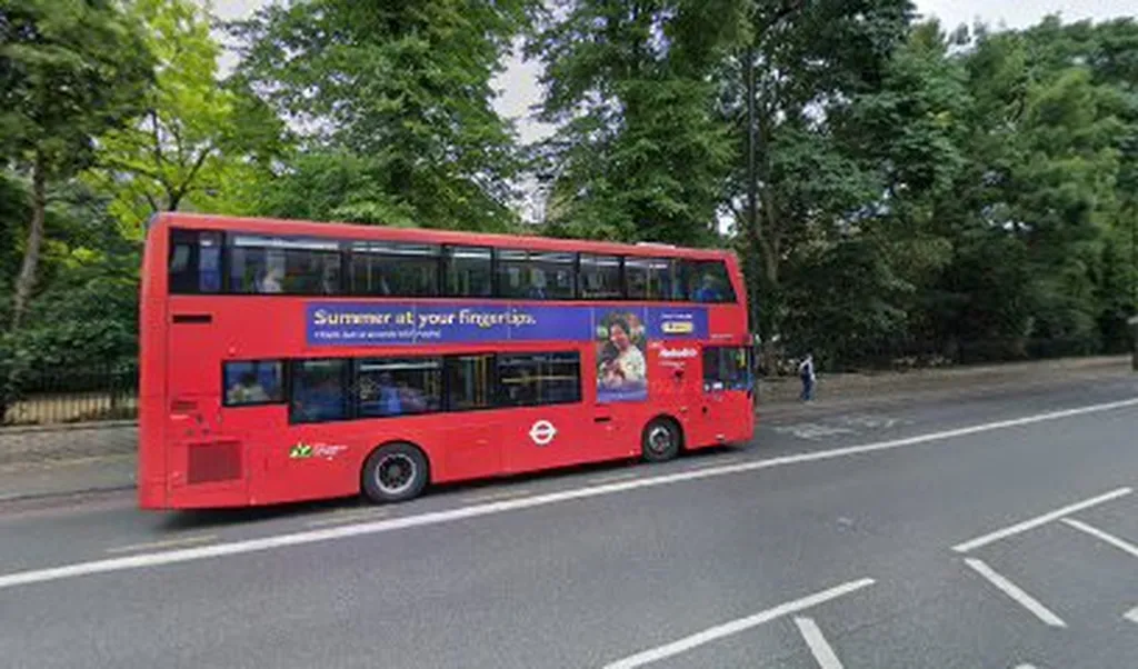 Upper Street / Laycock Street (Stop G)