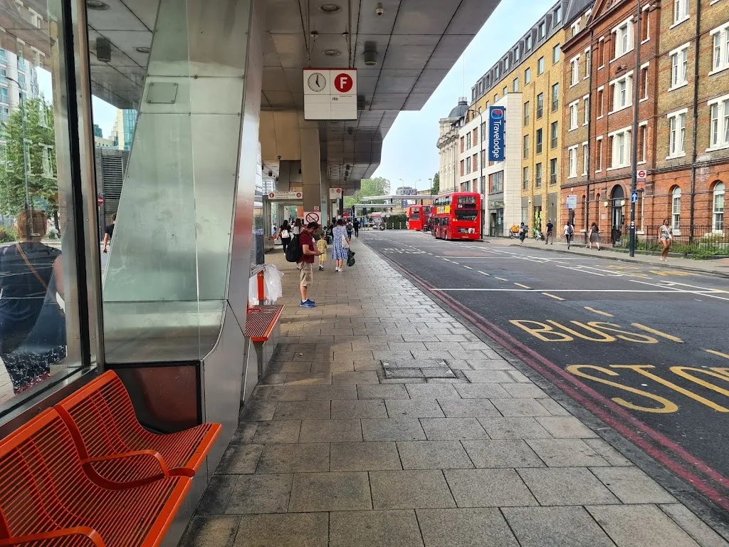 Vauxhall Bus Station (Stop H)