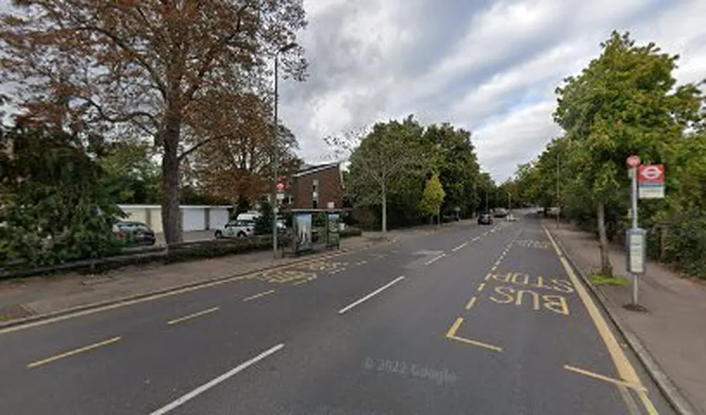 Vicarage Drive (Stop V)