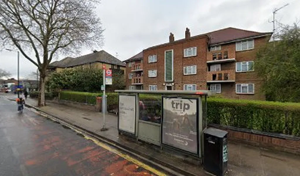 Vicarage Lane (Stop BK)