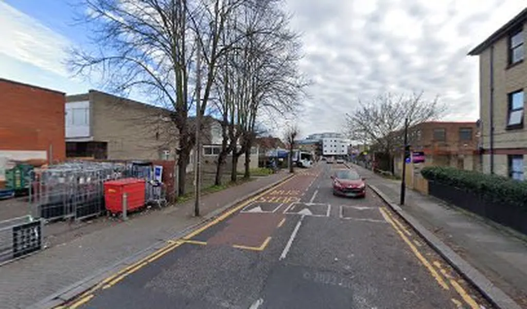 Vicarage Primary School (Stop P)