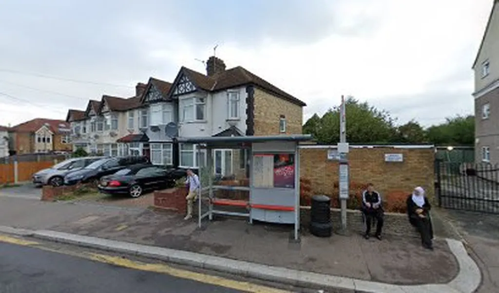 Wadham Road (Stop WN)