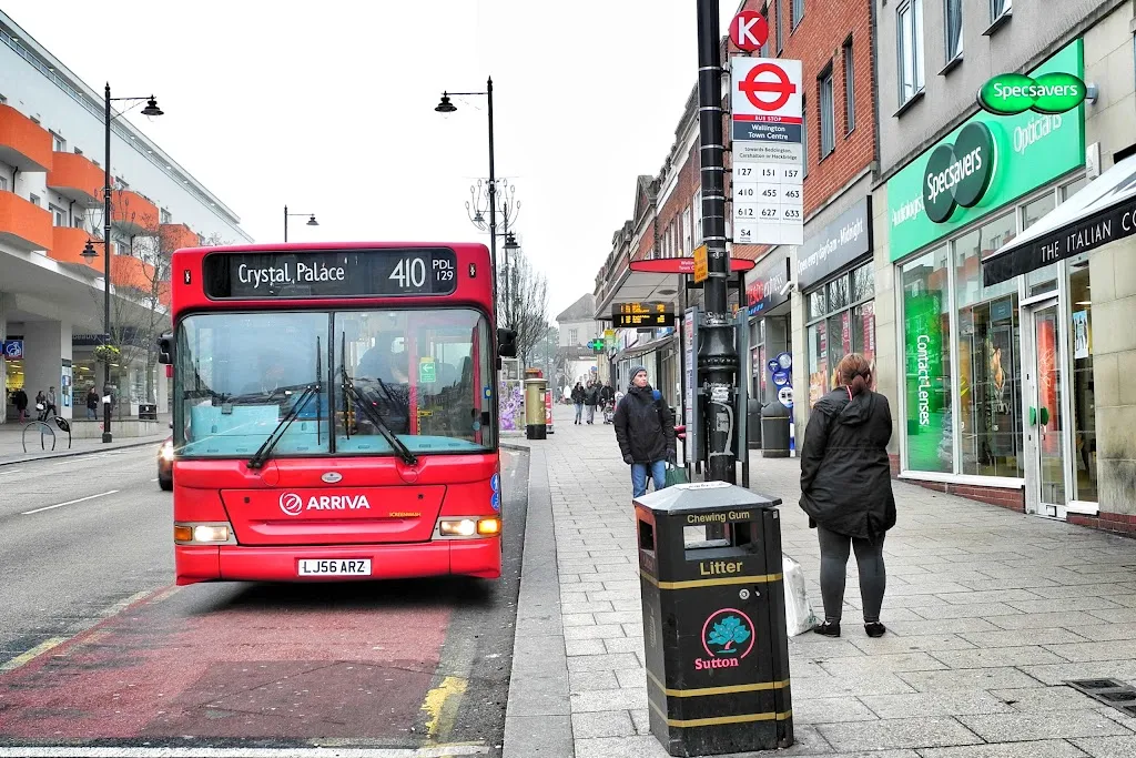 Wallington Town Centre (Stop K)
