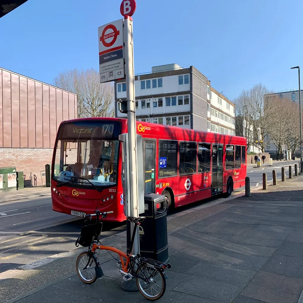 Wallis Close (Stop B)