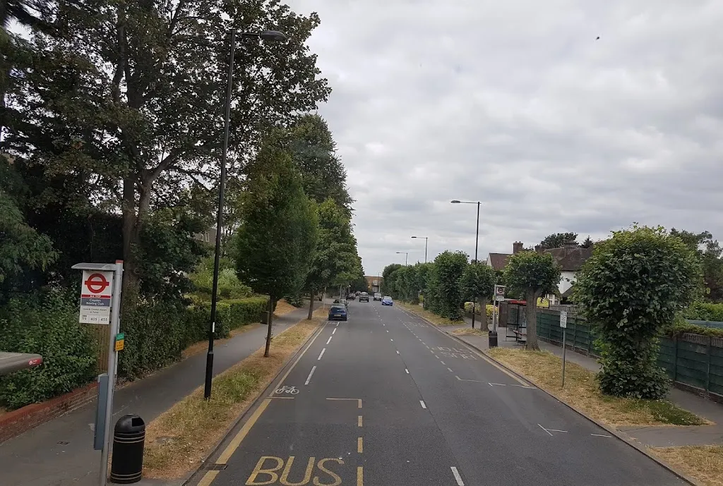 Warham Road / Brighton Road (Stop L)