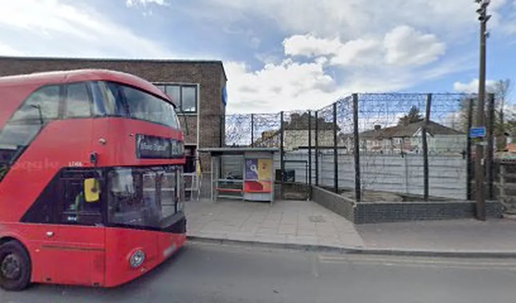 Waverley Gardens (Stop M)