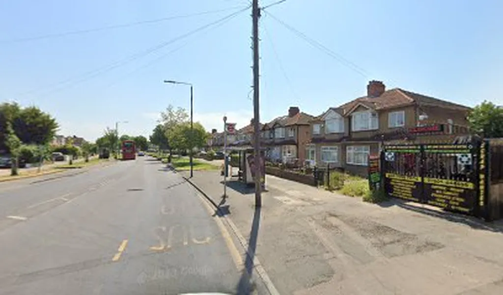 Wellington Avenue Blackfen Rd (Stop M)