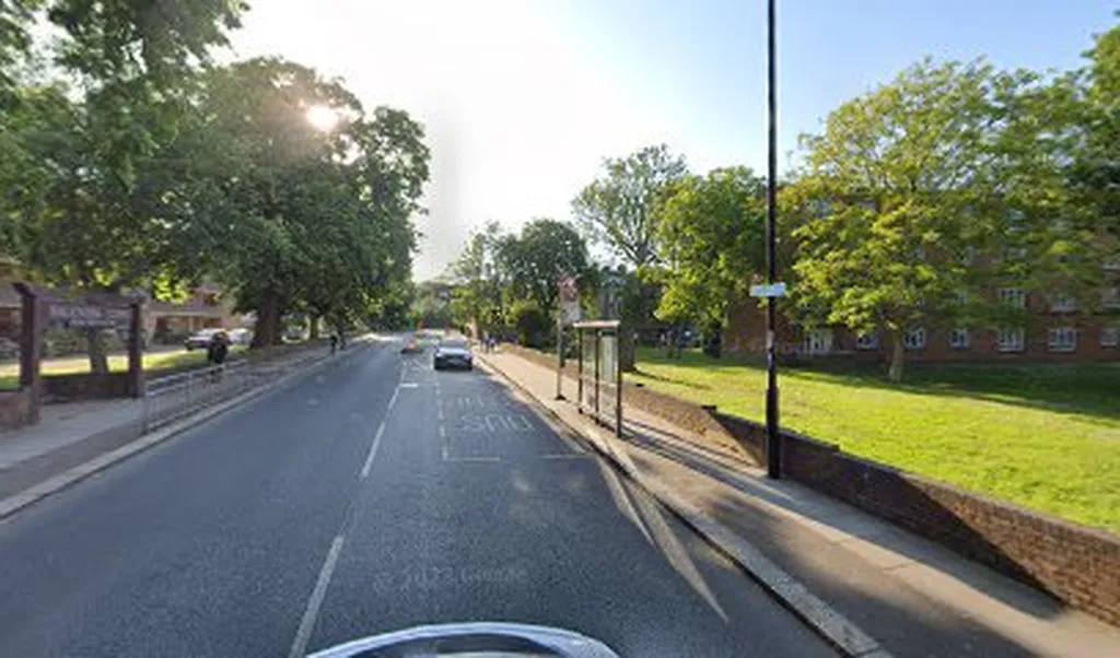 Westbourne Drive (Stop N)