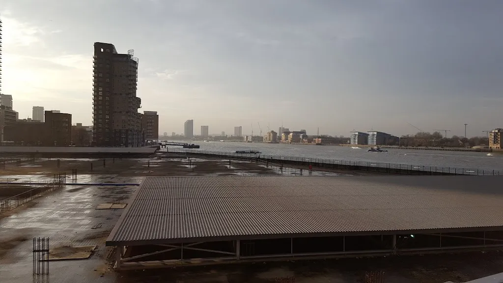 Westferry Circus / Canary Wharf Pier (Stop B)