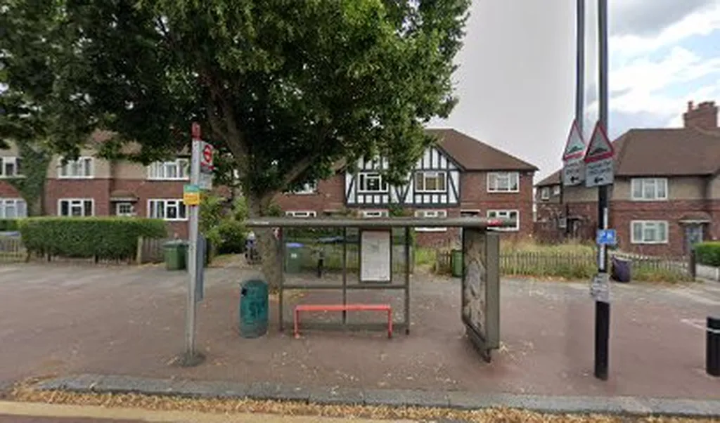 Westhorne Avenue / St Barnabas Church (Stop T)