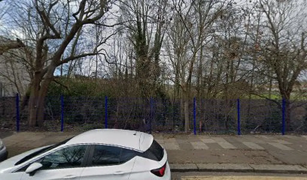 Westminster Drive (Stop GS)