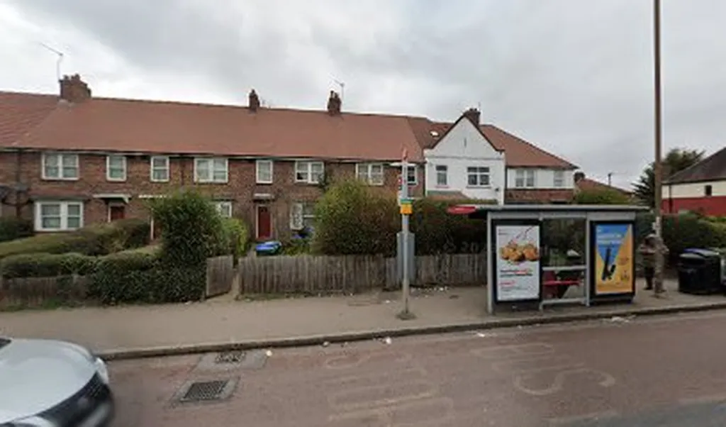 Weyman Road (Stop U)