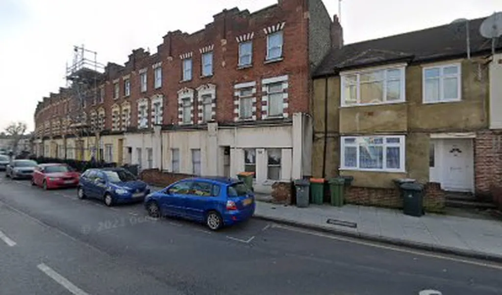 Whitfield Road (Stop L)