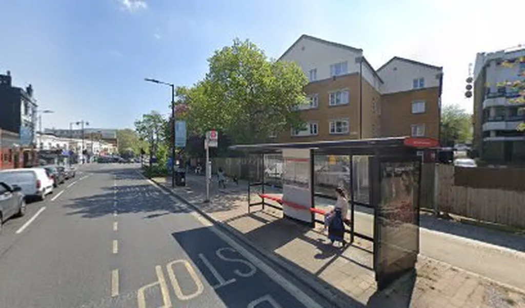 Wick Road Kenworthy Road (Stop J)