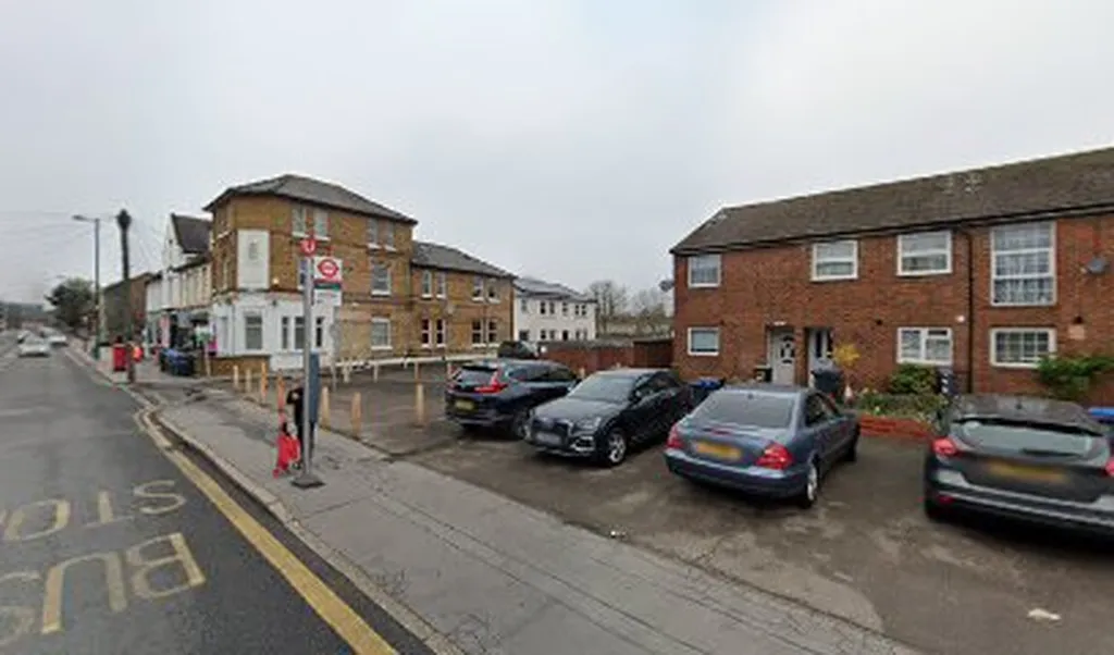 Windmill Road (Stop U)
