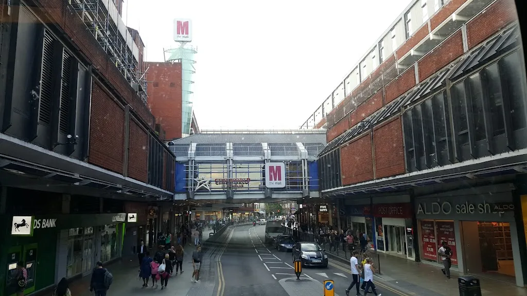 Wood Green Shopping City (Stop J)