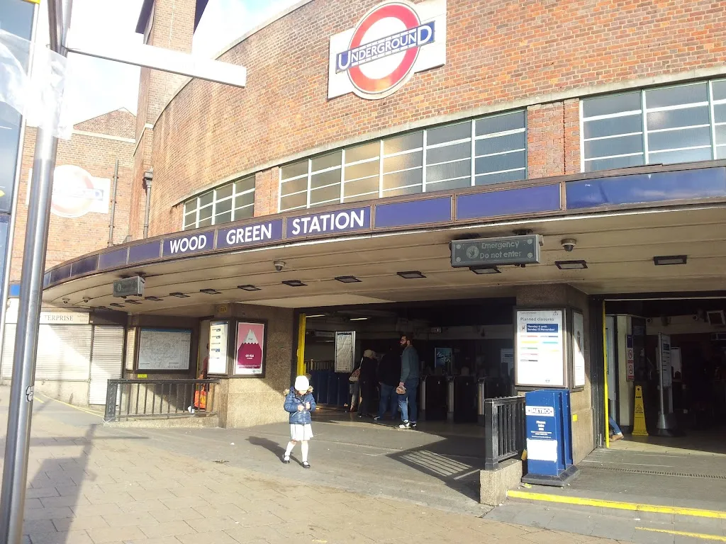 Wood Green Station (Stop HB)