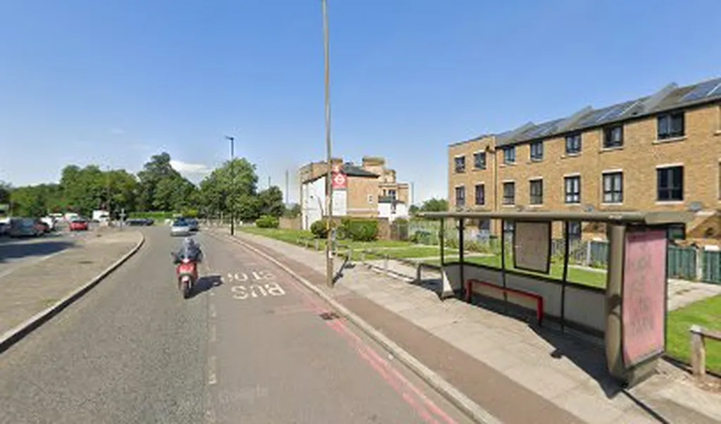 Woolwich Common (Stop S)