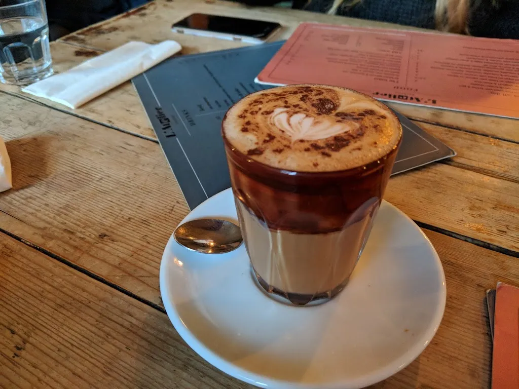 Abraço Dalston