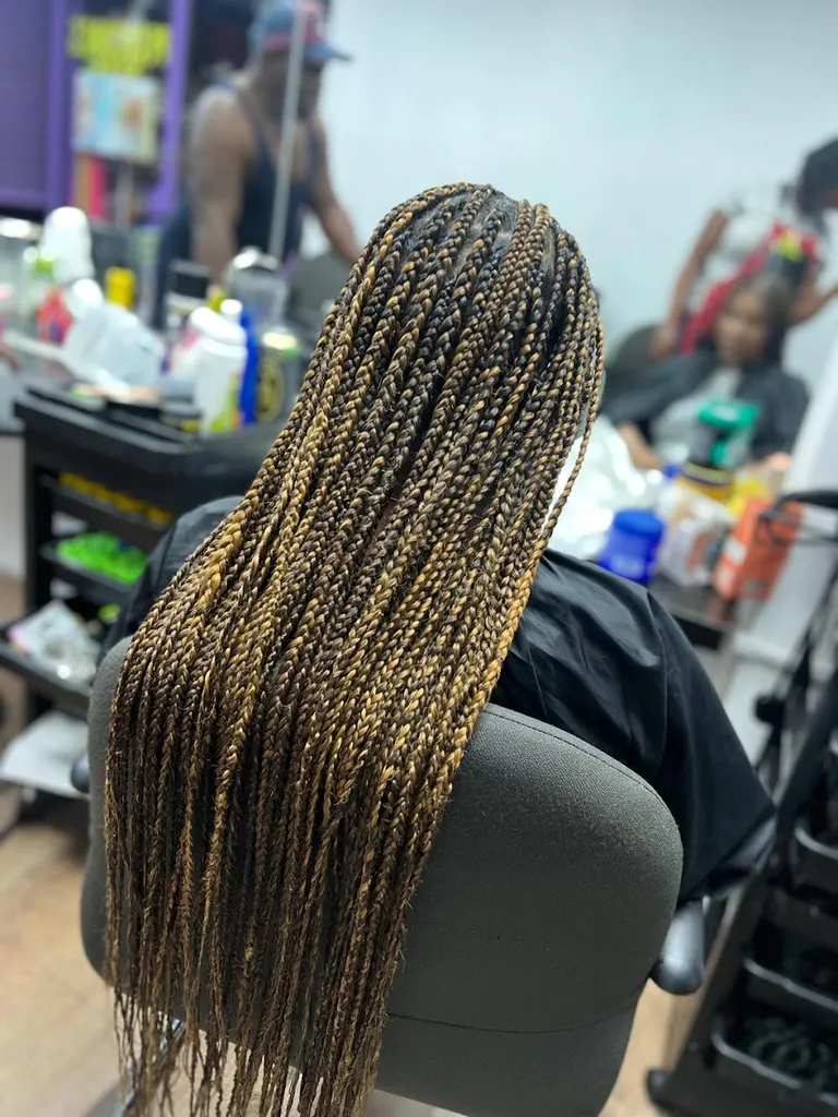 Aish Beauty Salon