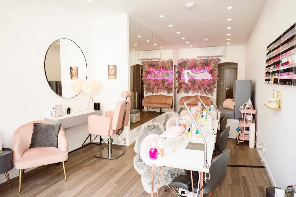 Aurae London - Nail Artistry & Beauty
