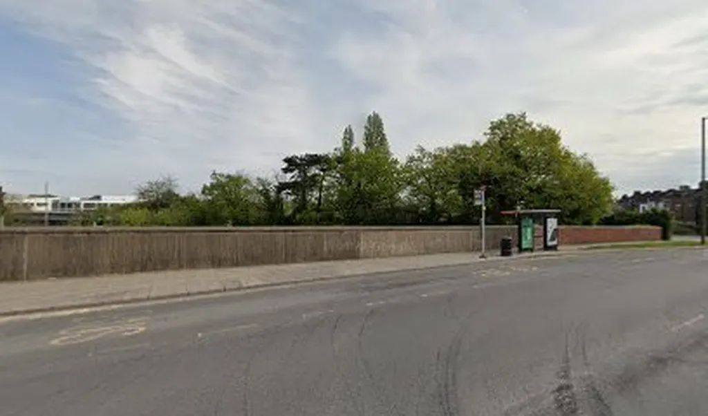 Beaconsfield Road (Stop BF)
