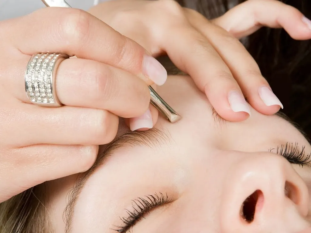 BEAUTY BAR