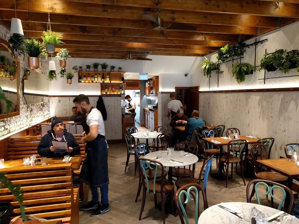 Bob's Café Queen's Park