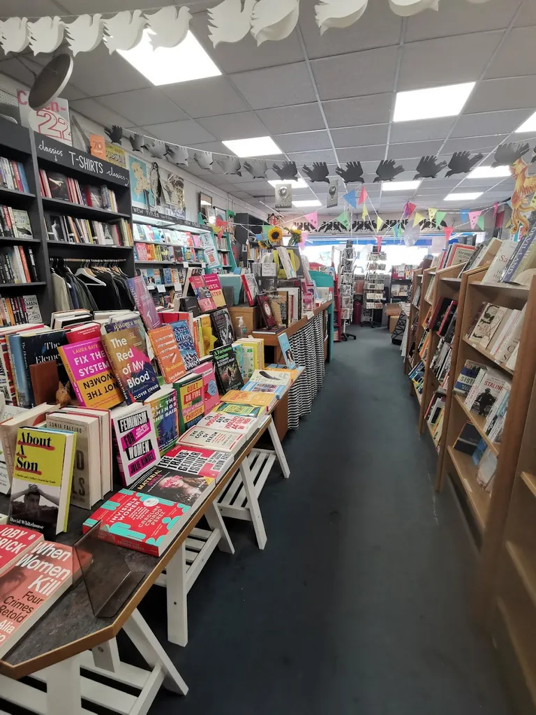 Bookseller Crow On The Hill