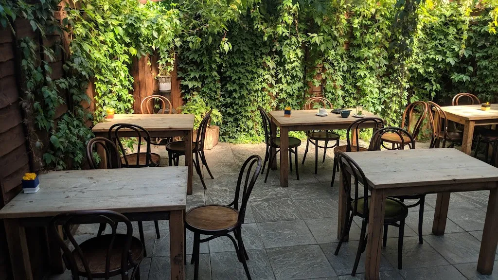 Cafe Chic