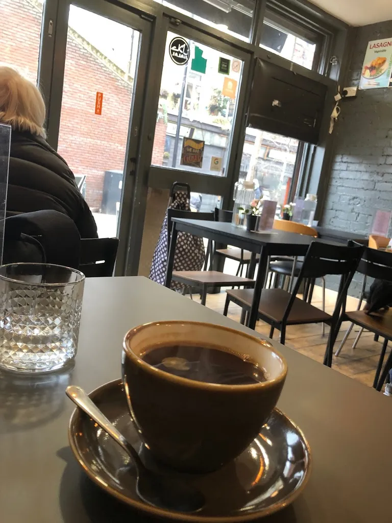 Cafe M2B