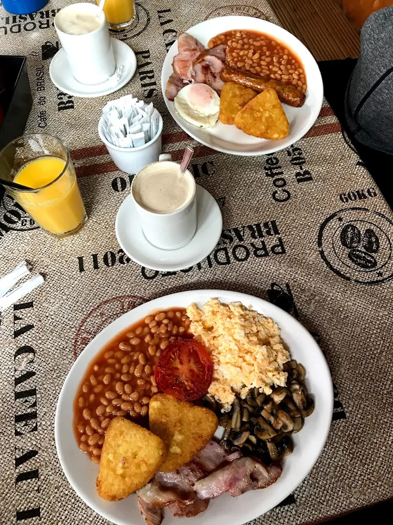 CAFE SW19