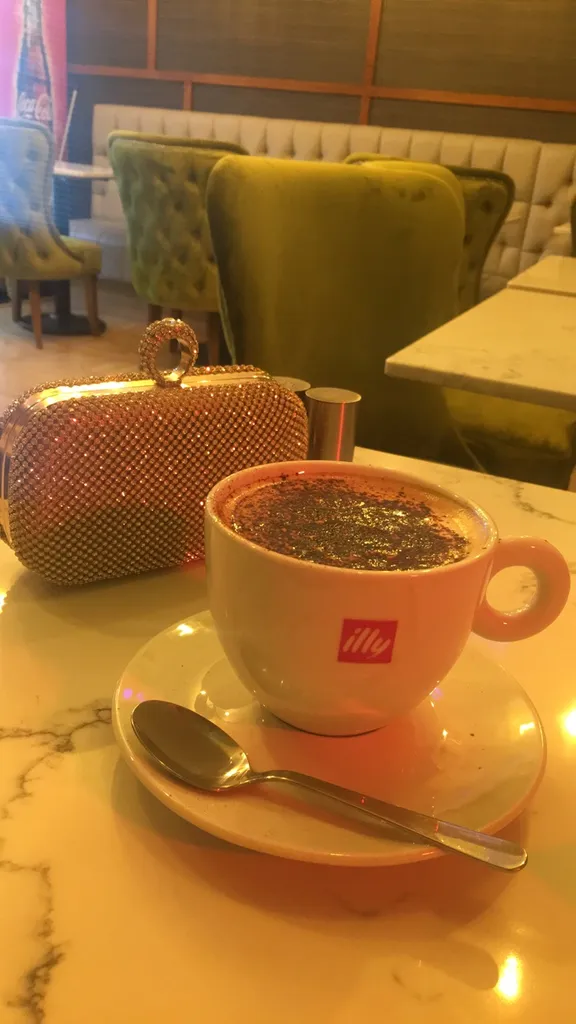 Cafe Zara Lounge