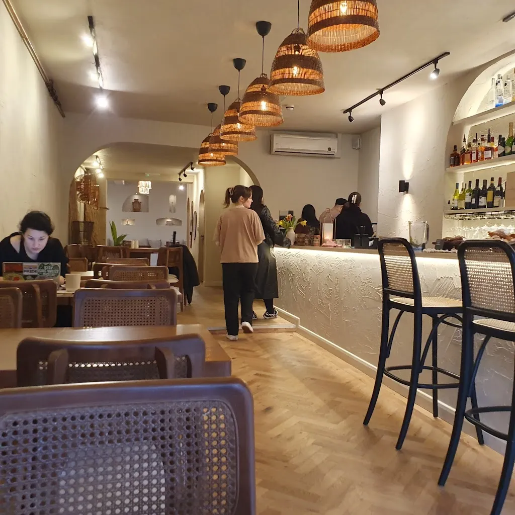 Chakra Cafe (Coffee, Brunch & Wine House)