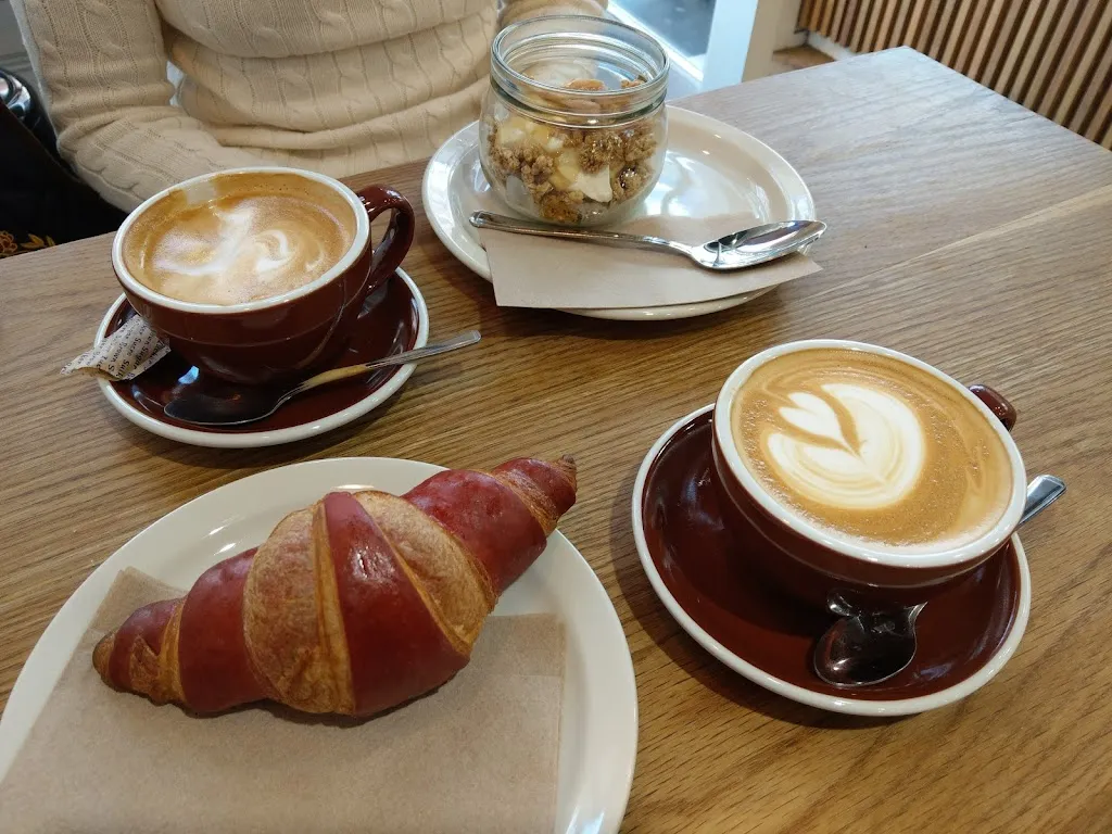 Charlie’s Café & Bakery